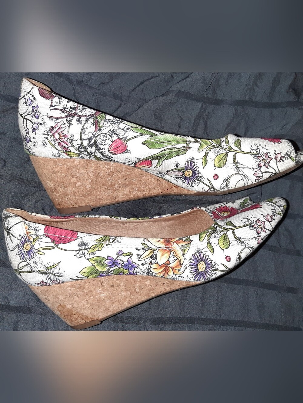 Clarks Artisan Women's White Multi Floral Peep Toe Canvas Slip-On Wedge 7.5 - Picture 4 of 7